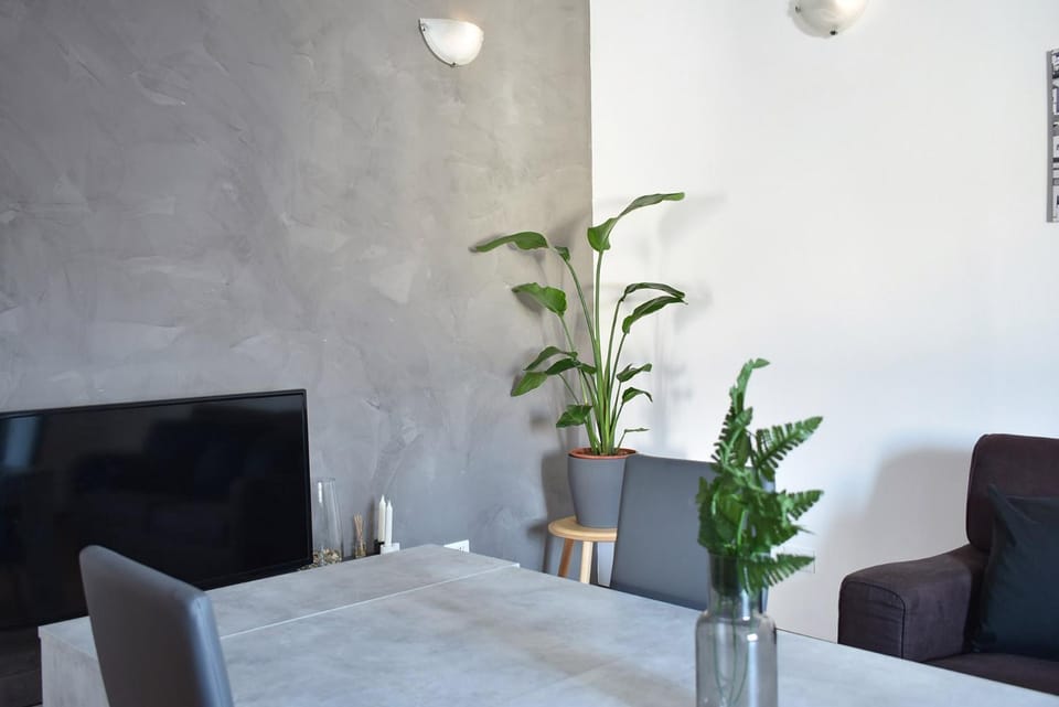 Communal lounge/ TV room, TV and multimedia, Living room, Dining area