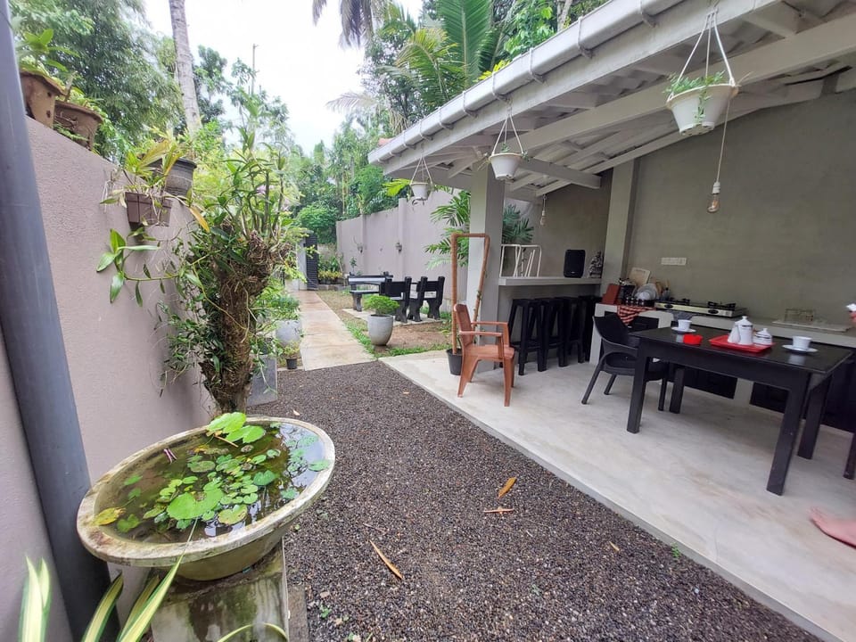 Sudu Guest Bed and Breakfast in Southern Province