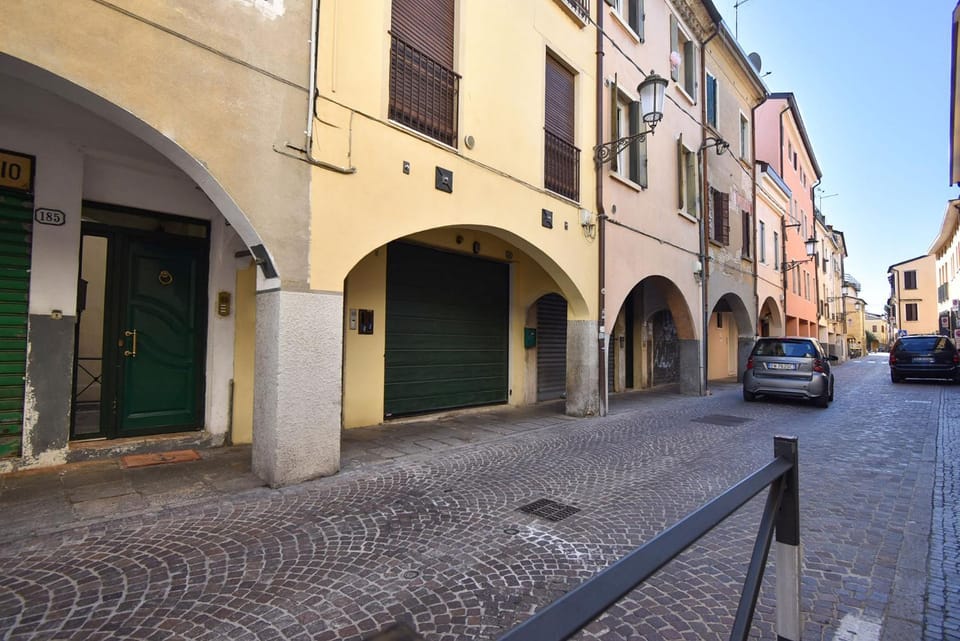 Facade/entrance, Neighbourhood, City view, Street view