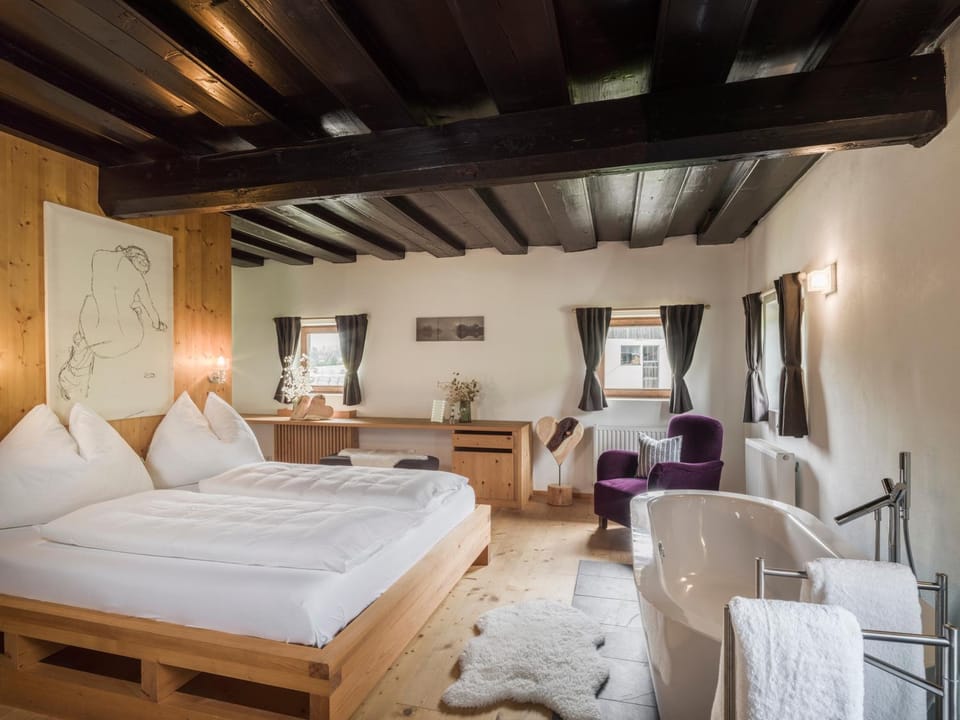 Property building, Living room, Bedroom