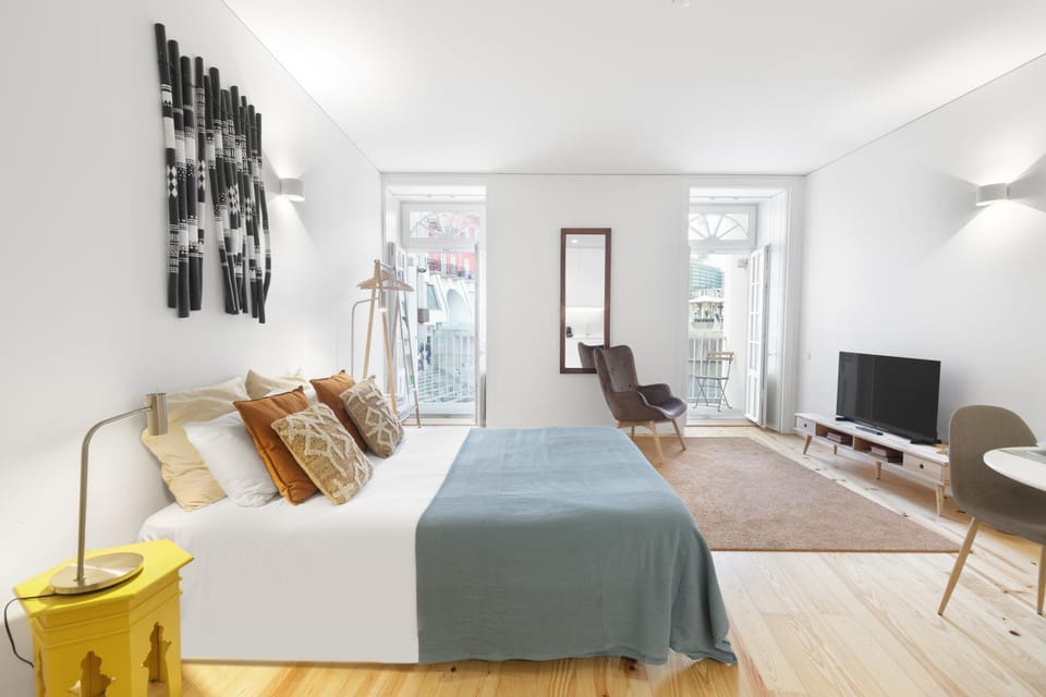 Bed, TV and multimedia, Balcony/Terrace, Living room, Photo of the whole room, Seating area, Bedroom