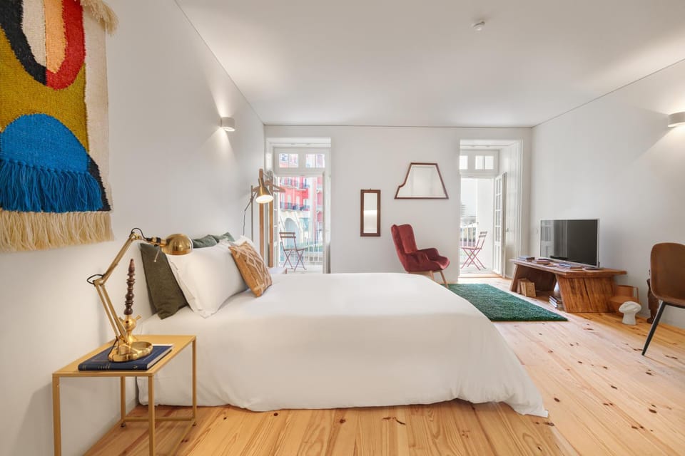 Bed, TV and multimedia, Balcony/Terrace, Living room, Photo of the whole room, Seating area, Bedroom, air conditioner
