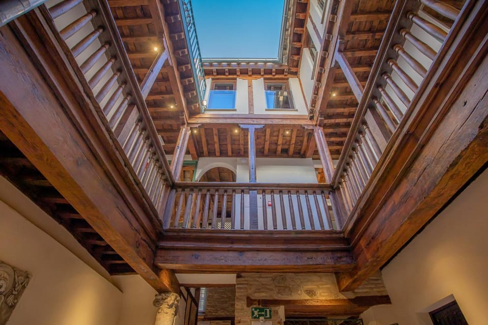Property building, Balcony/Terrace