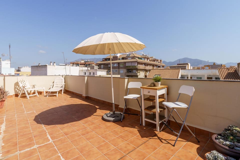 Property building, Balcony/Terrace, Living room