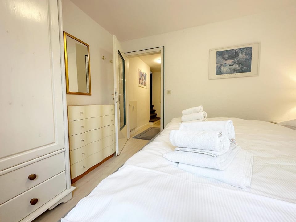 Ferienwohnung mit Terasse Haus Calma Apartment in Wenningstedt-Braderup