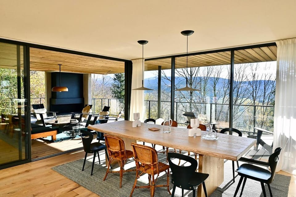 Dining area, Mountain view