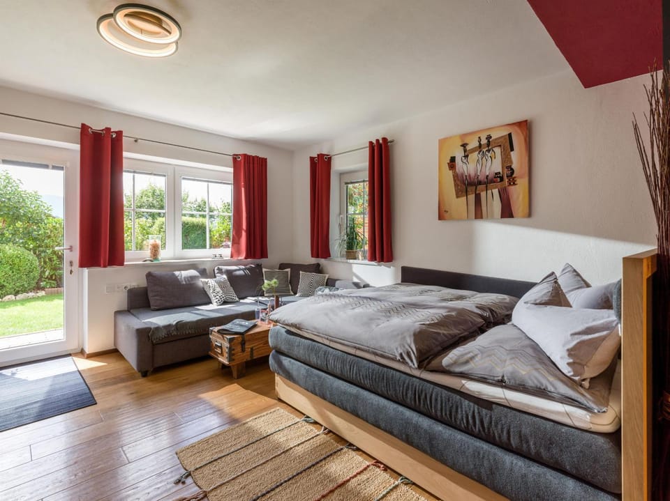 Bed, Living room, Photo of the whole room, Seating area, Bedroom
