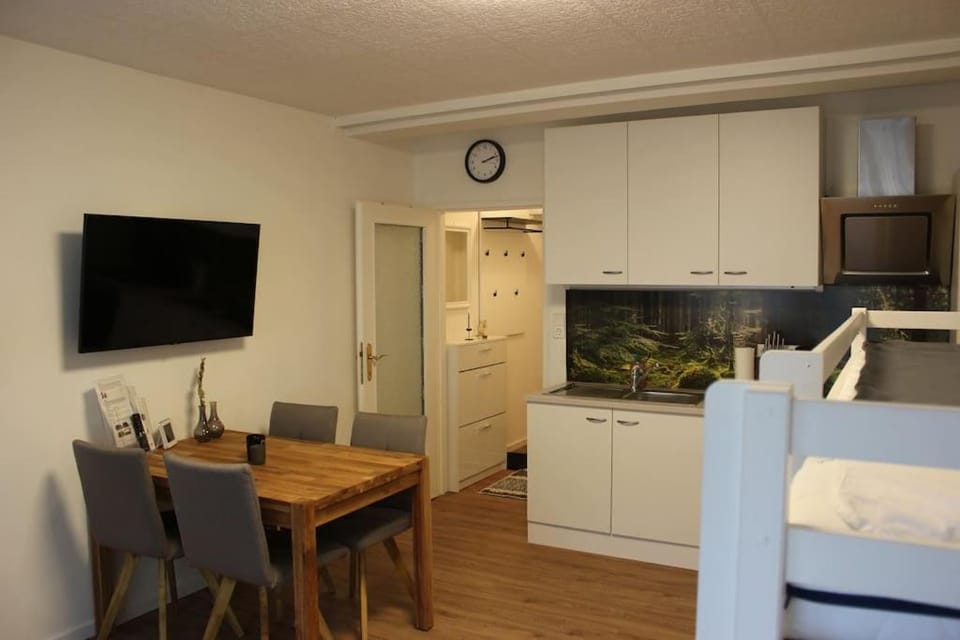 TV and multimedia, Kitchen or kitchenette, Dining area