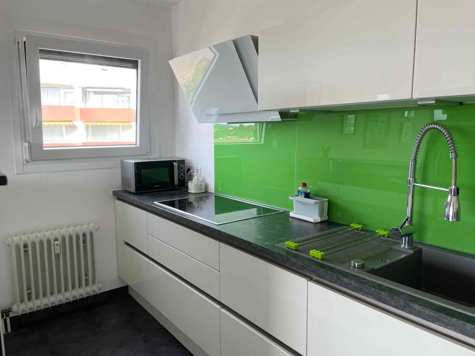 Kitchen or kitchenette, Living room
