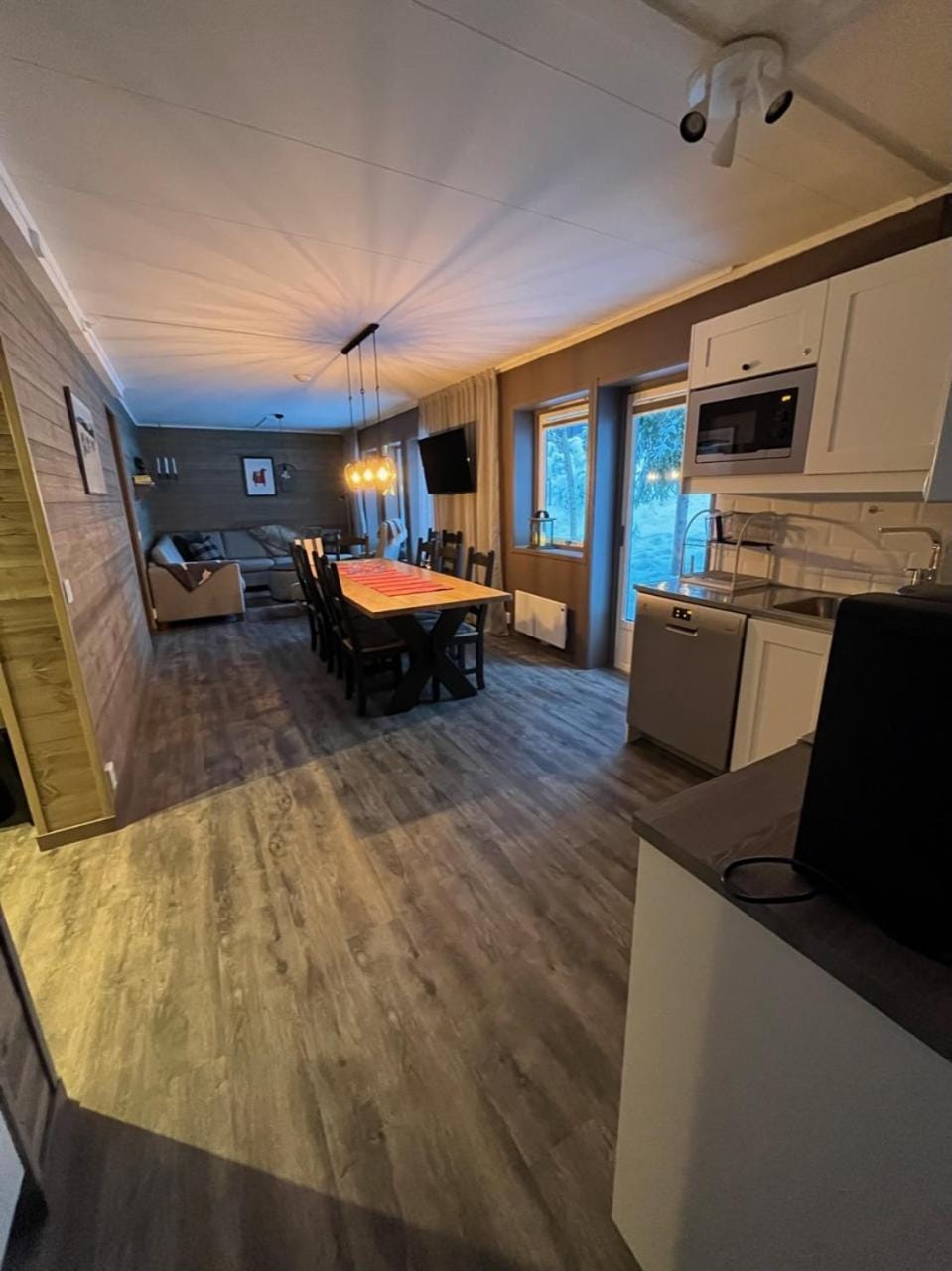 Dining area, kitchen