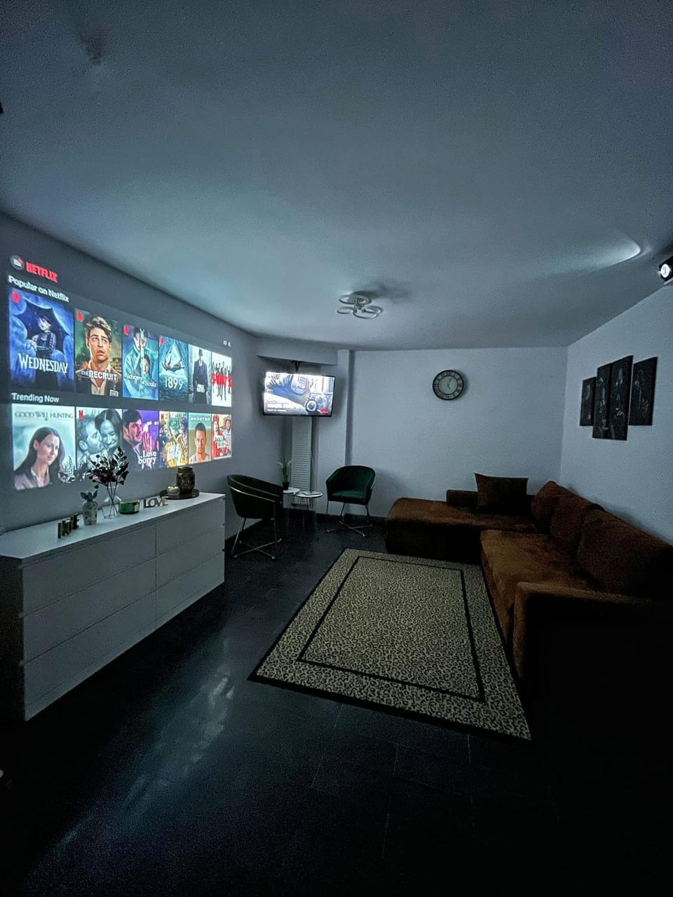 3 Rooms Cinema Garden Parking House Apartment in Bucharest