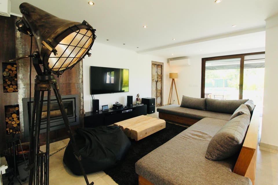 Communal lounge/ TV room, Living room, Seating area