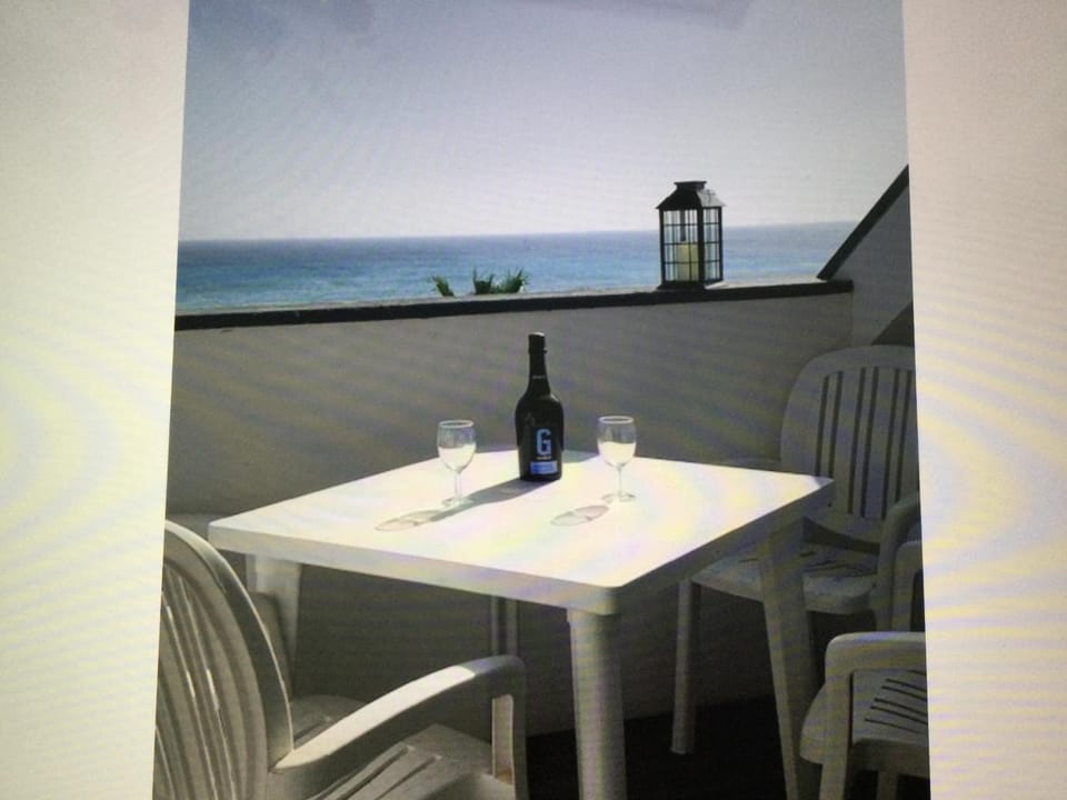 Balcony/Terrace, Sea view, Drinks, Alcoholic drinks