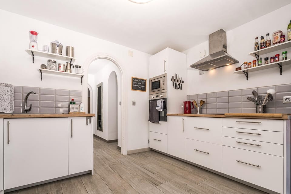 Coffee/tea facilities, Kitchen or kitchenette, dishwasher, oven, pet friendly, stove, toaster