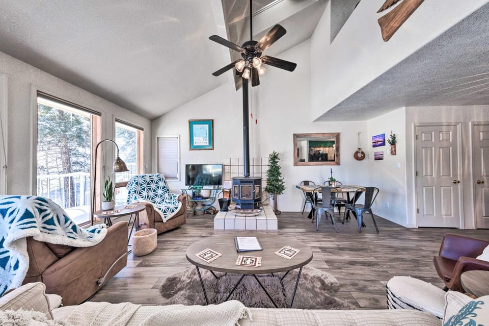 Bright Cloudcroft Condo w/ Game Room + Deck! House in Cloudcroft
