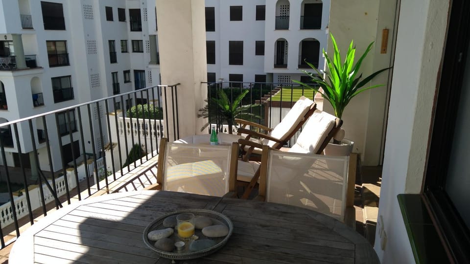 View (from property/room), Balcony/Terrace