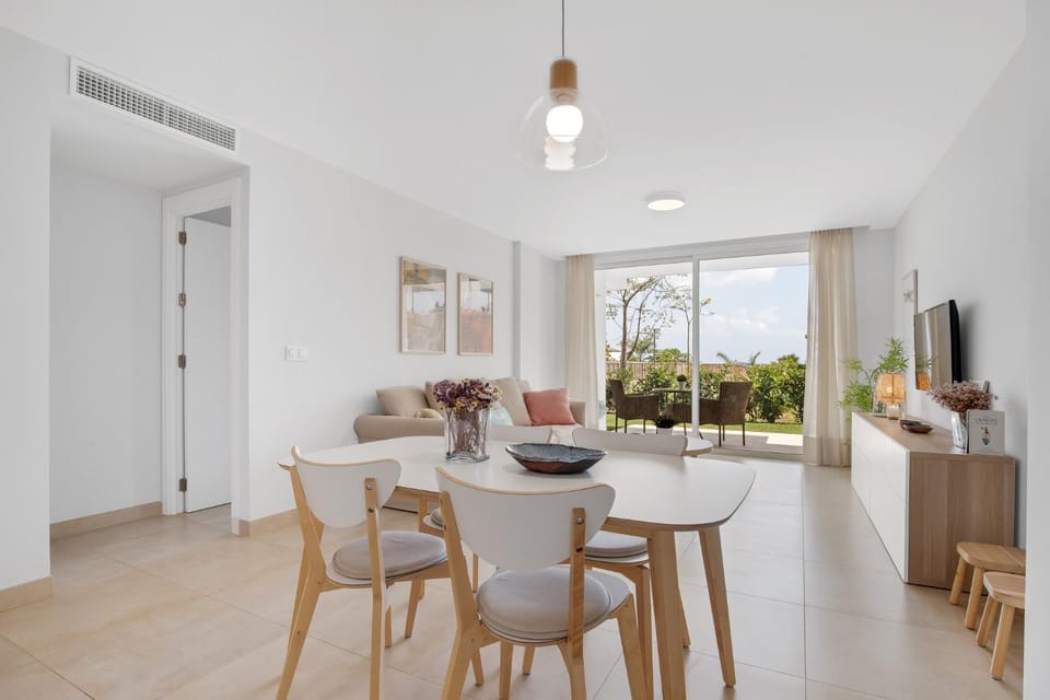 Garden, Balcony/Terrace, Living room, Dining area
