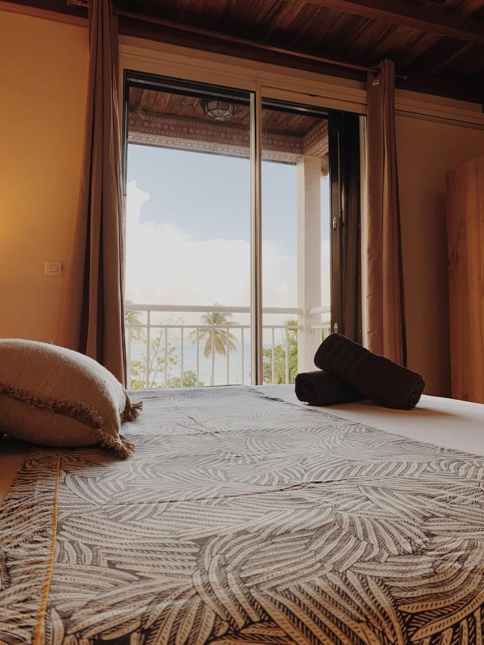 Bed, Photo of the whole room, Bedroom, Sea view