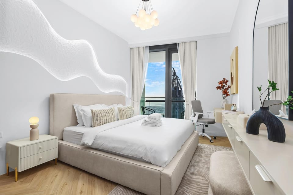 Luxury 2BR with Skyline and Sea Views, Near Burj Khalifa & Dubai Mall Apartment in Dubai