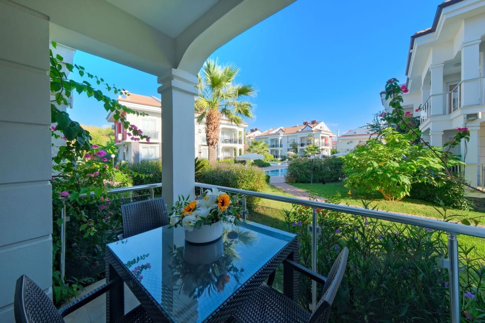 Spring, Garden, Balcony/Terrace, Dining area