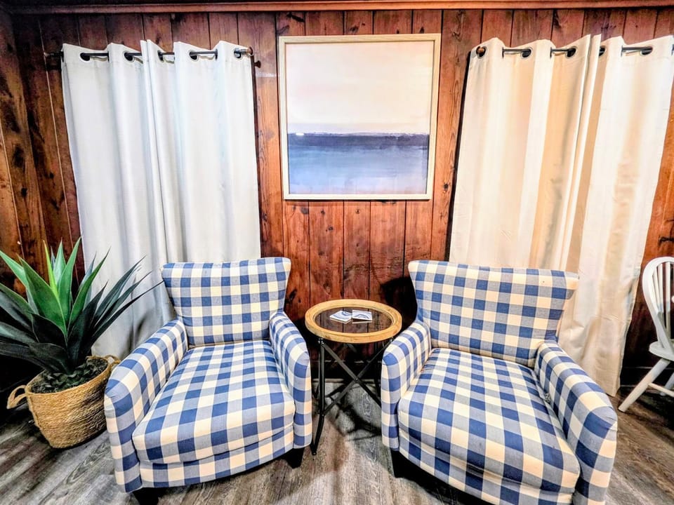 Edgewater Resort Cottage #1 Country House in Rockwell