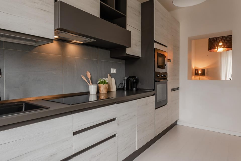 Kitchen or kitchenette
