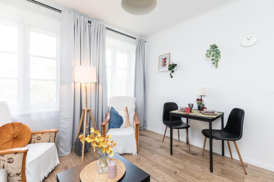 Communal lounge/ TV room, Living room, Seating area, Dining area