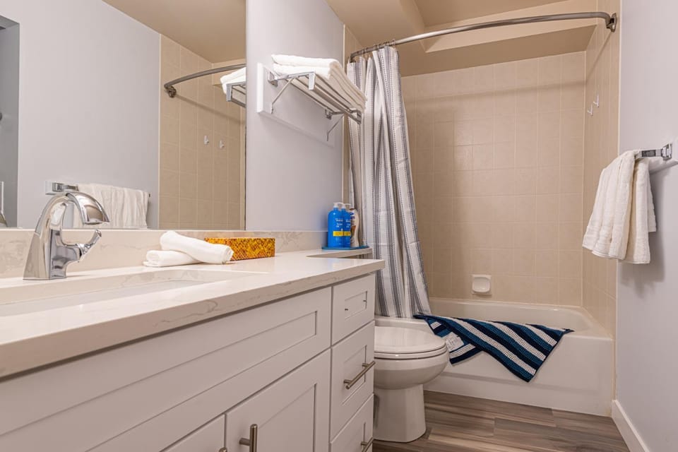 Romantic Studio with Kitchen & AC & BBQ & a Huge Balcony 164 Apartment in Canmore