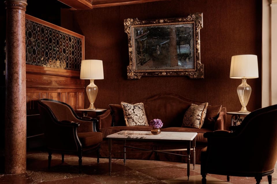 Lounge or bar