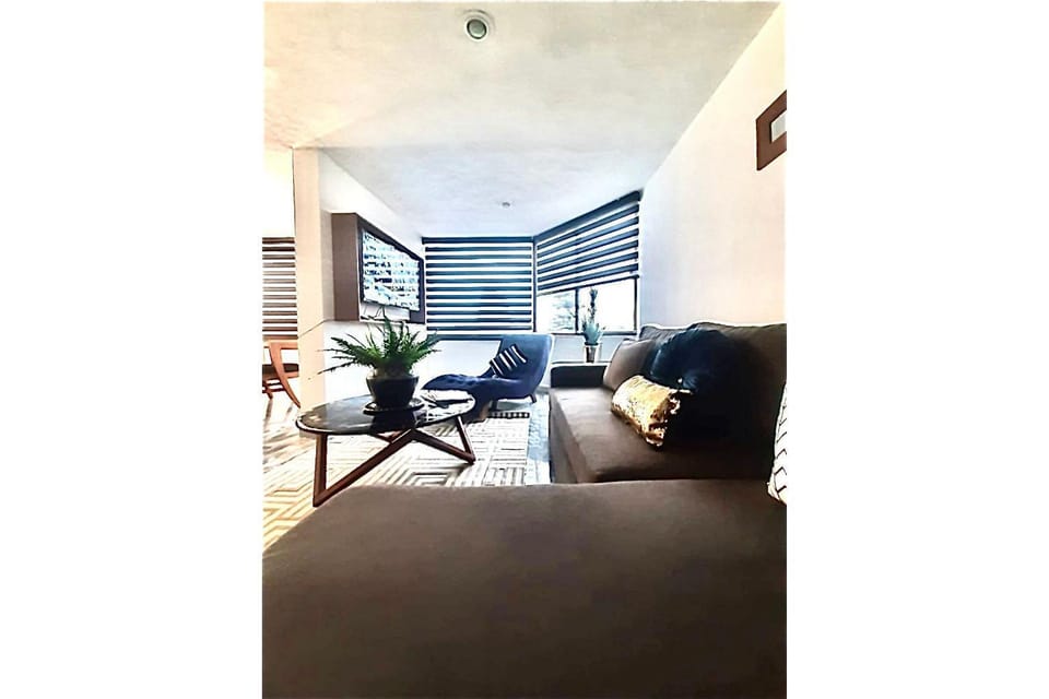 LARGE PH, FULL FLOOR 100% REFURBISHED EXPO AREA Apartment in Zapopan