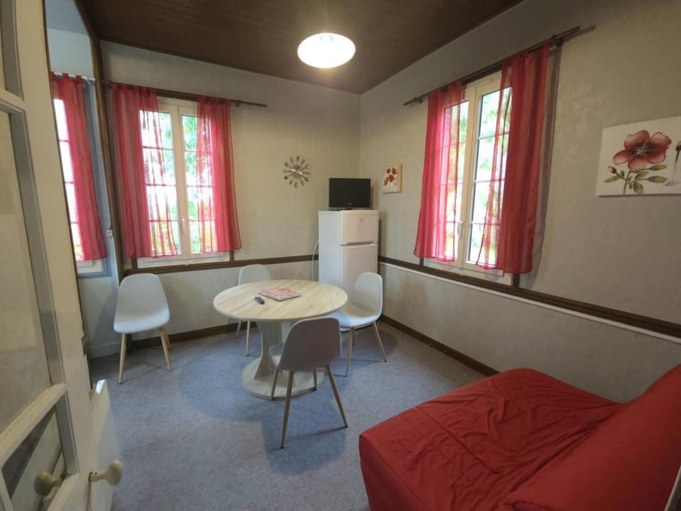 Maison 2 chambres proche Sarlat, nature et culture, terrasse et barbecue - FR-1-616-240 House in Occitanie