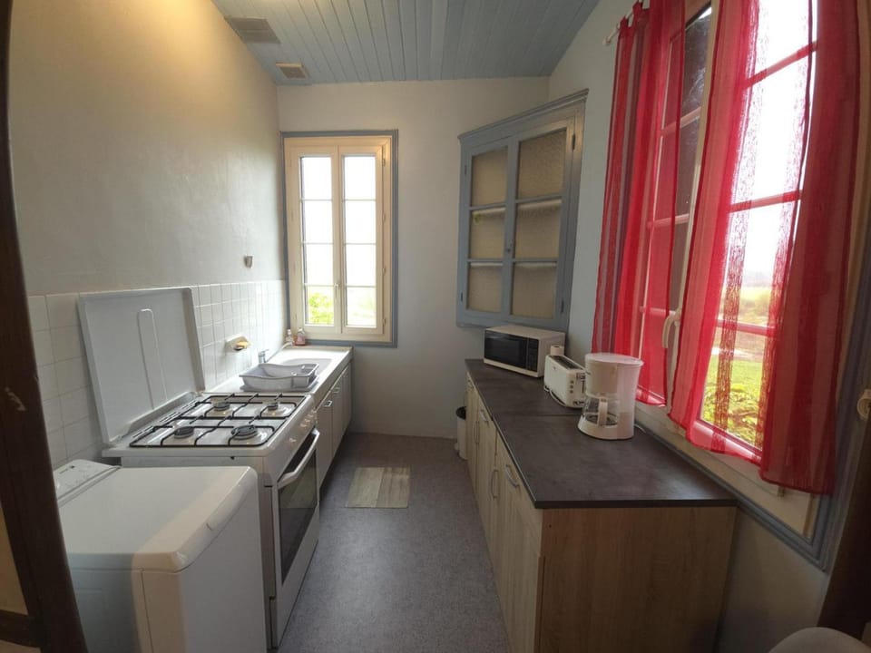 Maison 2 chambres proche Sarlat, nature et culture, terrasse et barbecue - FR-1-616-240 House in Occitanie