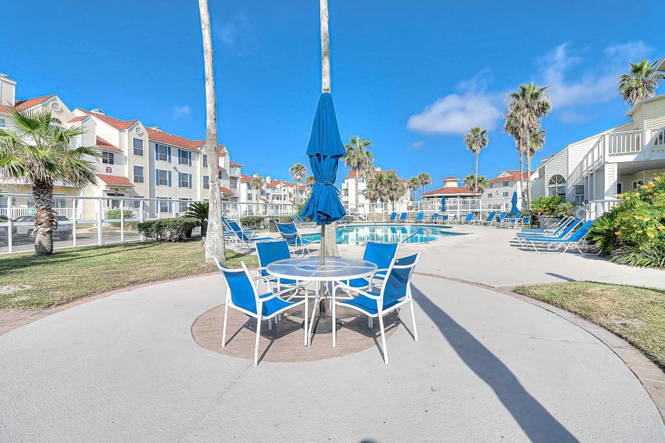 Beach Club 174 Apartment in North Padre Island