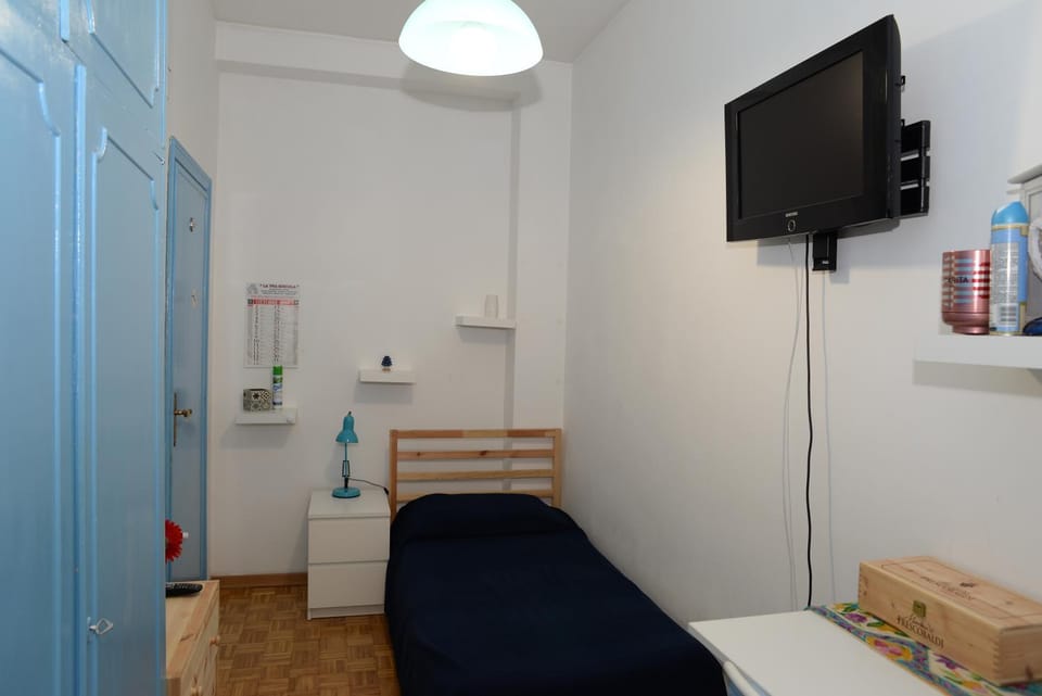 Emilios Home Entire Apartament up to 7 people Bed and Breakfast in Rome