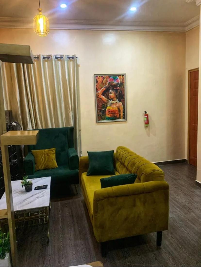 Cozy studio unit in lekki phase 1 - Kitchen, 24-7 light, wifi, Netflix Apartment in Lagos