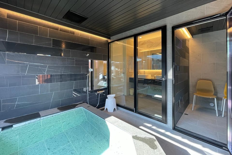 Sauna, Steam room, Bathroom