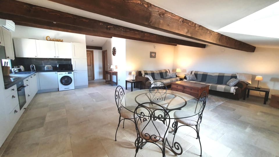 Living room, Dining area, kitchen