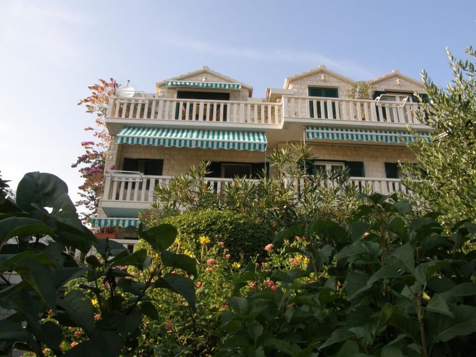 Apartment in Bol with sea view, balcony, air conditioning, WiFi 3416-2 Apartment in Bol