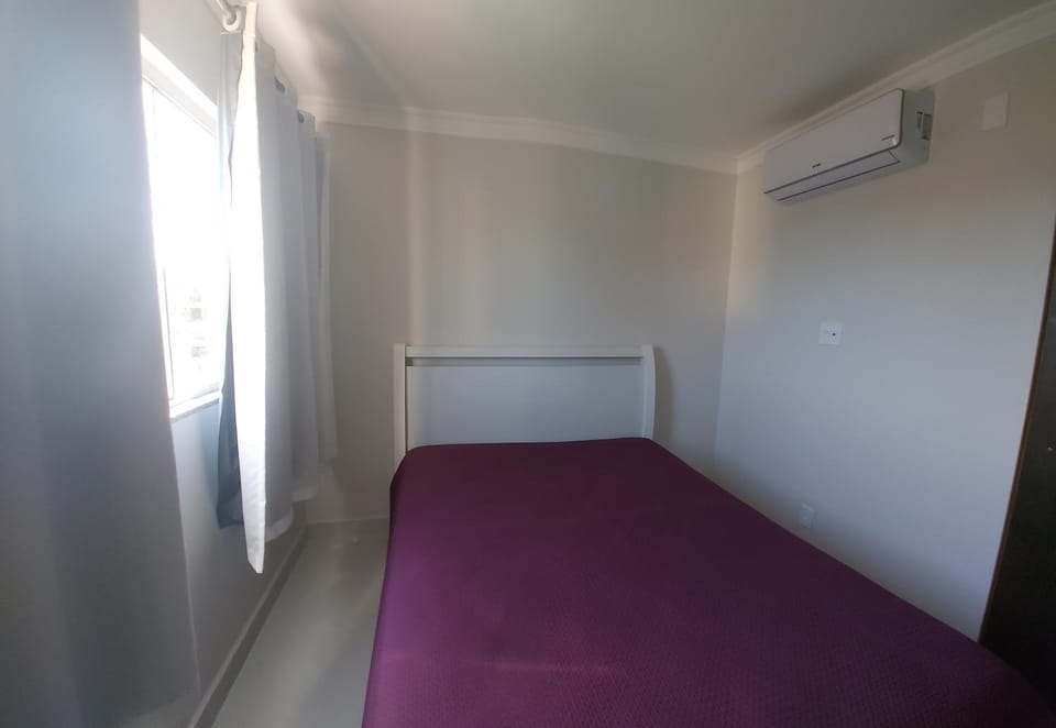 Bed, Bedroom, air conditioner