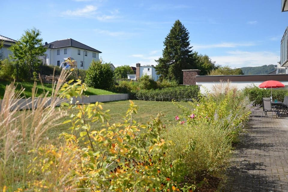 Garden, Balcony/Terrace