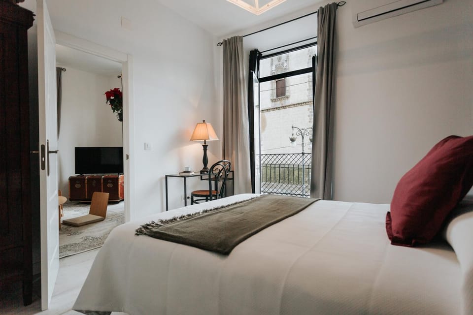 View (from property/room), Photo of the whole room, Bedroom