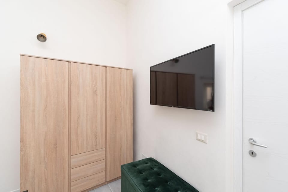 TV and multimedia, Bedroom
