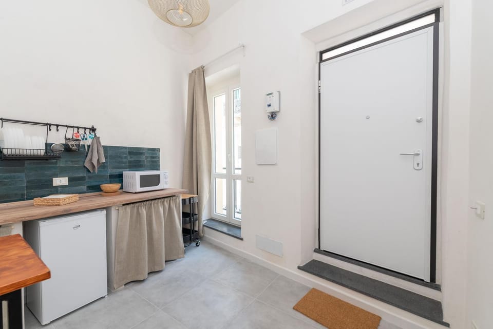 Communal lounge/ TV room, Coffee/tea facilities, Kitchen or kitchenette, Living room, Communal kitchen