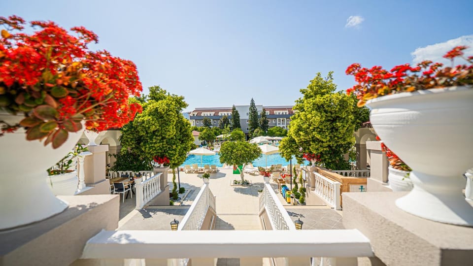 Garden view, Pool view