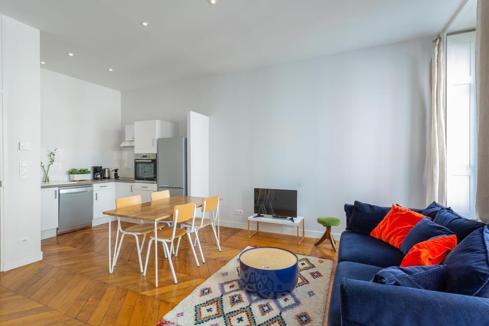 Communal lounge/ TV room, Living room