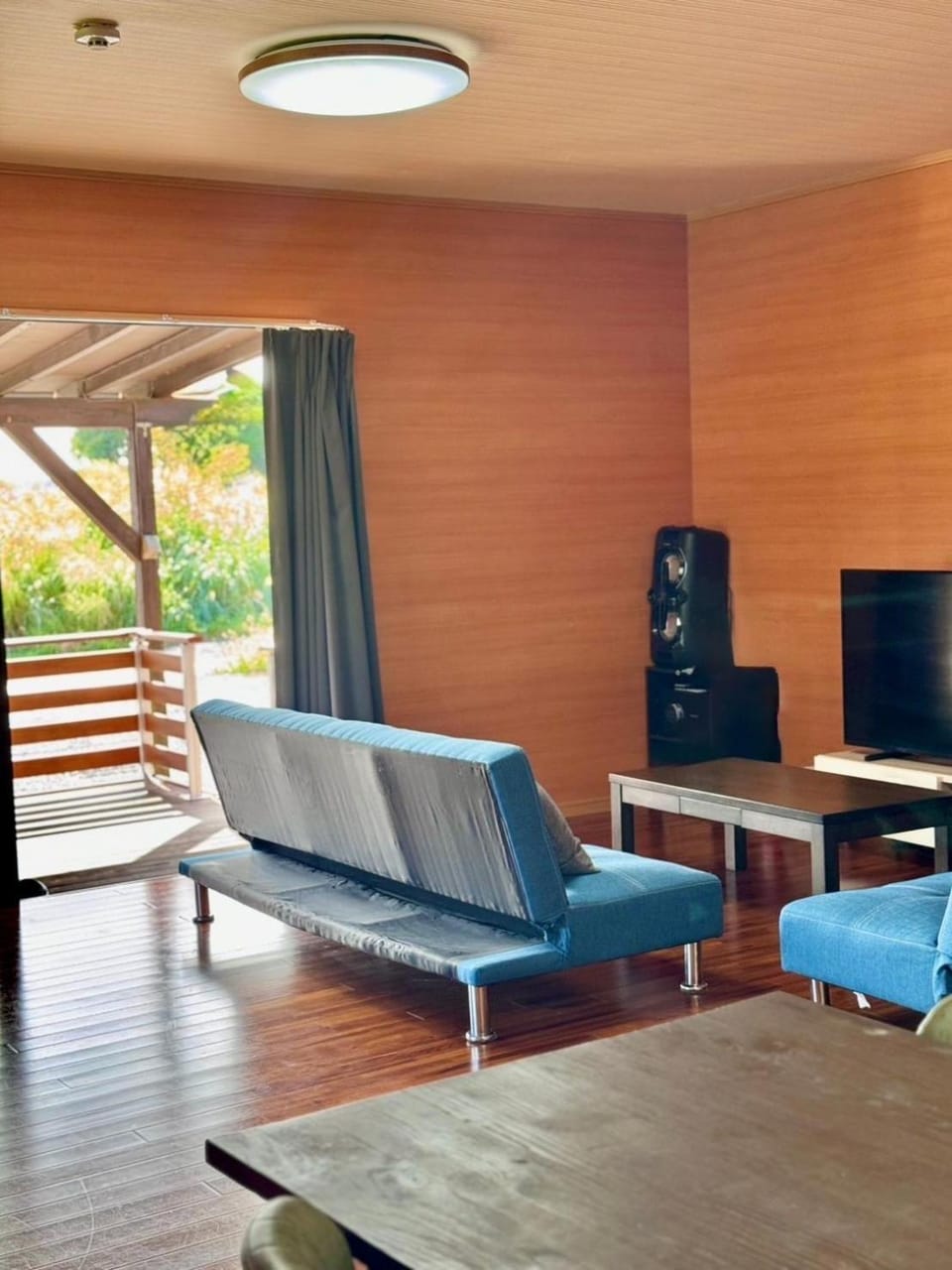 TV and multimedia, Living room, Evening entertainment