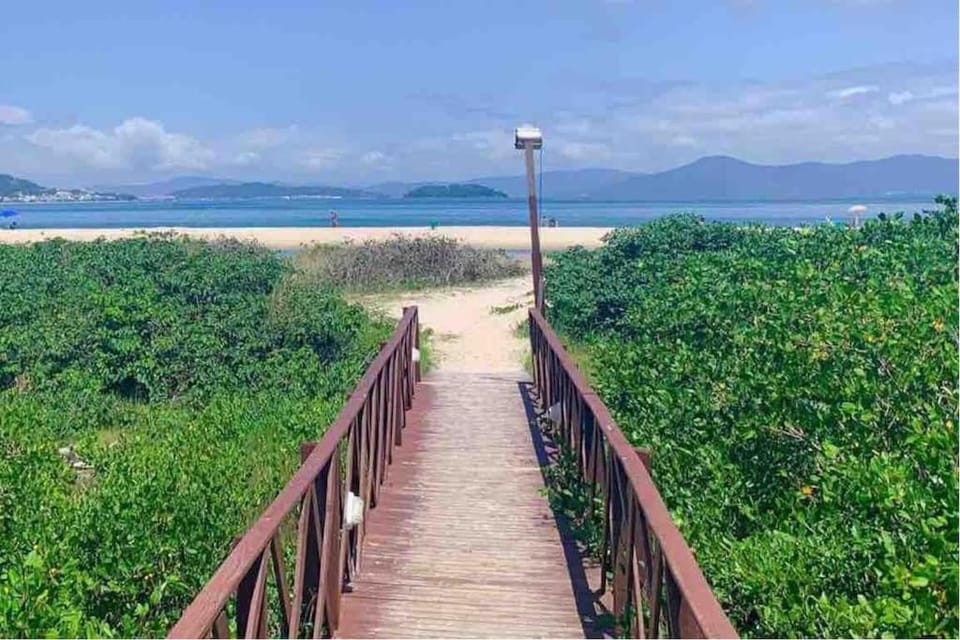Hiking, Sea view