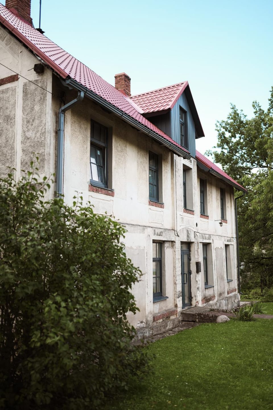 Property building, Day