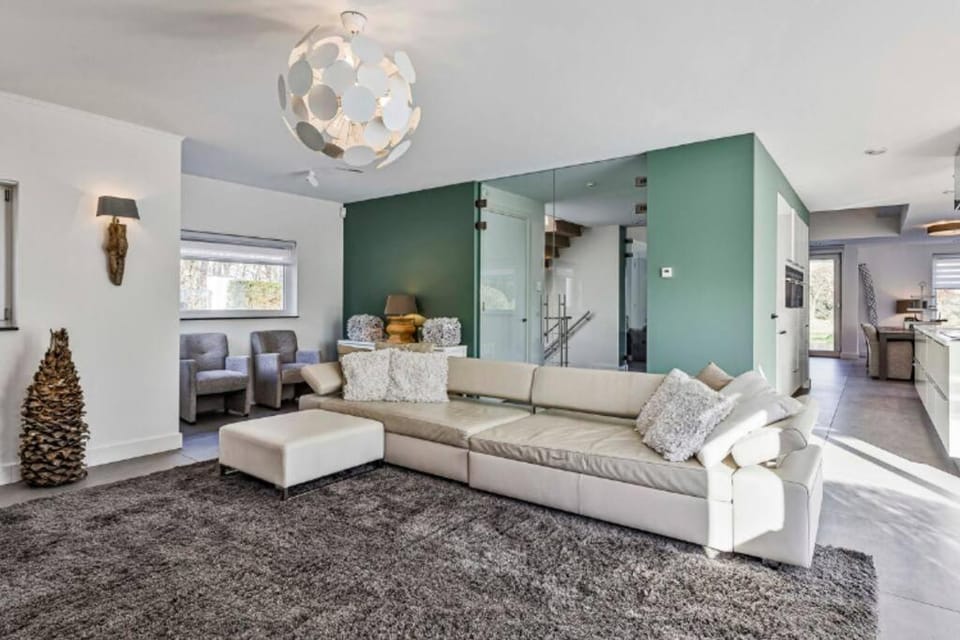 Landgoed Hermitage - Villa Minerva - XXL Zwemspa - max 16 personen Villa in Ouddorp
