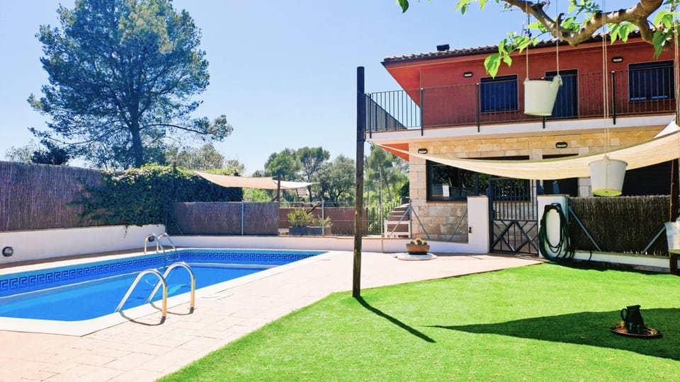 Property building, Patio, Garden, Garden view, Pool view, Swimming pool